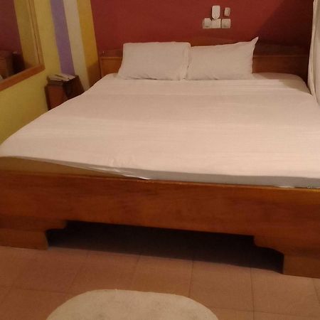 Chambre Classique Cotonou Luaran gambar