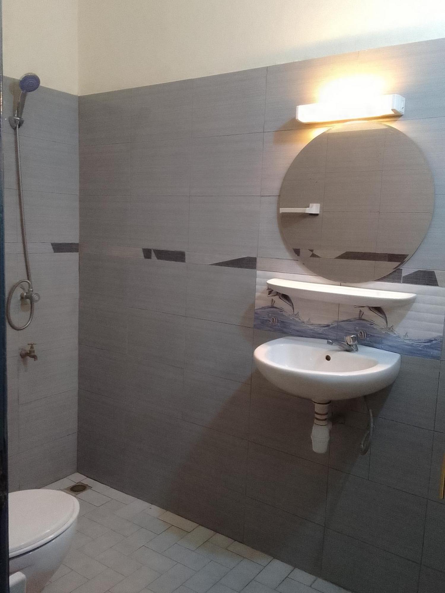 Chambre Classique Cotonou Luaran gambar