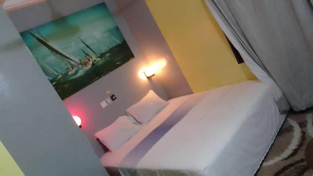 Chambre Classique Cotonou Luaran gambar